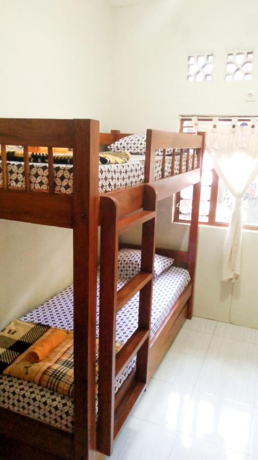 Ngampilan Backpacker Hostel Yogyakarta Esterno foto