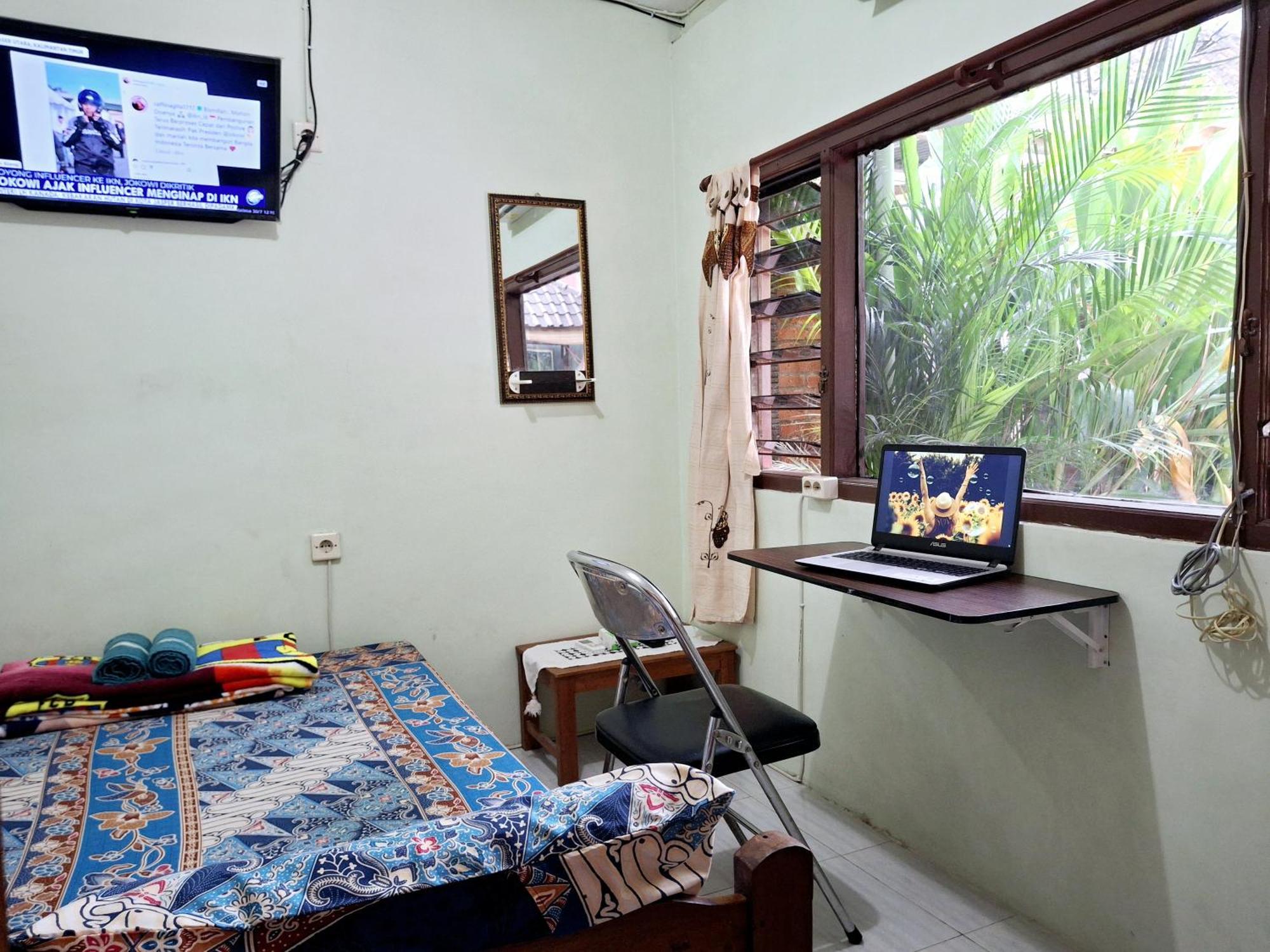 Ngampilan Backpacker Hostel Yogyakarta Esterno foto