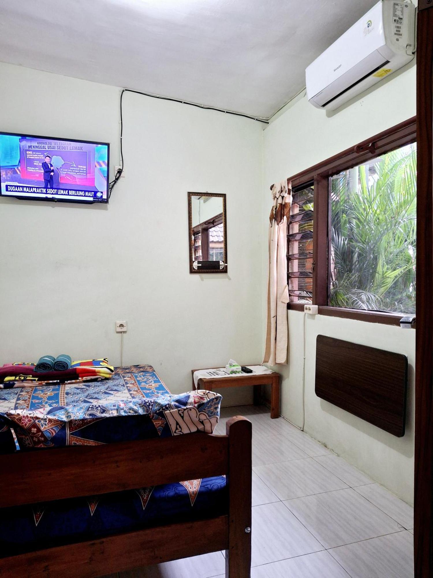 Ngampilan Backpacker Hostel Yogyakarta Esterno foto